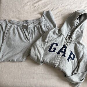 GAP Heather Gray Tracksuit with Navy Logo